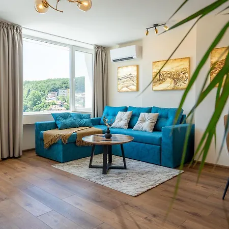 Golden Mountains Apartment