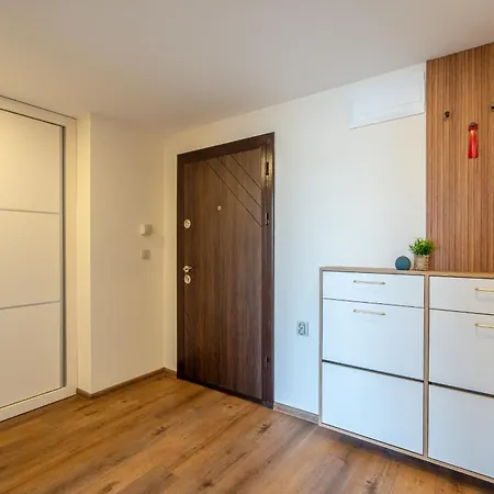 Apartment Golden Mountains