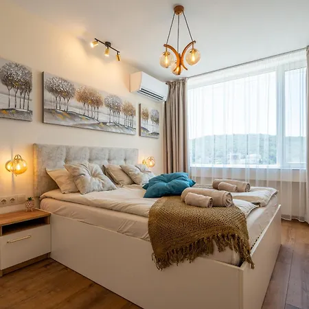 Golden Mountains Apartment