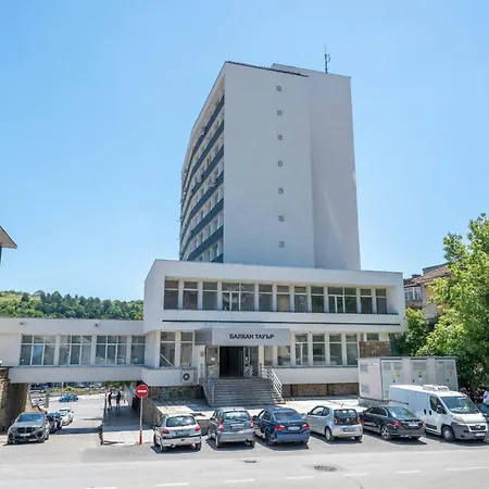 Golden Mountains Apartment *